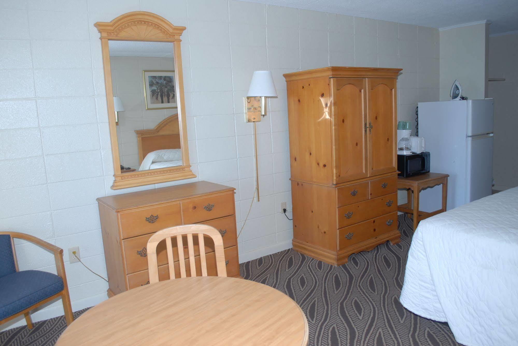 Admiral Motor Inn Myrtle Beach Buitenkant foto
